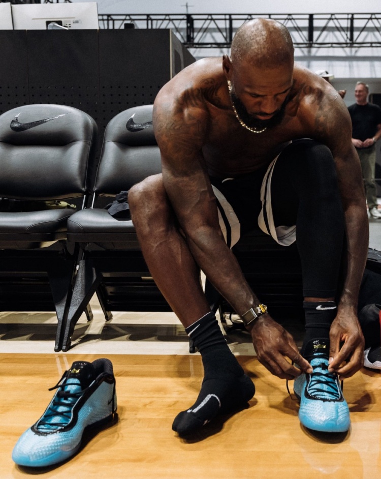 詹姆斯上脚 LeBron 24 晒训练照：史上最轻正代已在路上