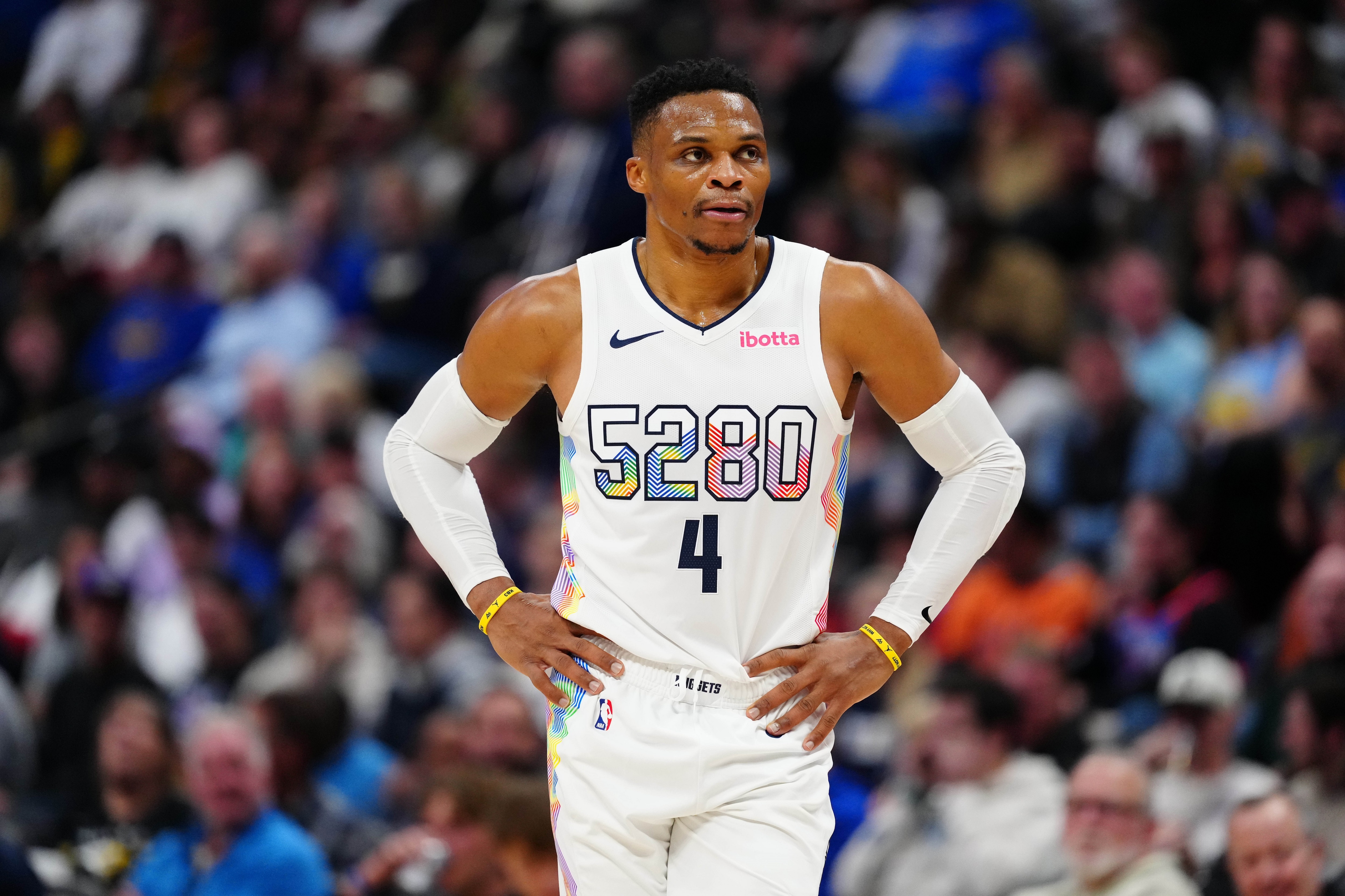 威少17554天NBA旅程终结 场均三双MVP成历史绝唱 威少17554天NBA旅程终结 场均三双MVP成历史绝唱