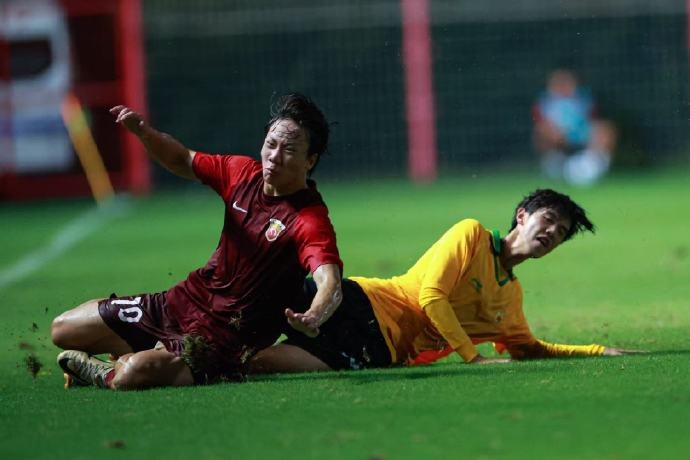 李俊哲双响、张文骏绝杀,上海海港U20以B组第二晋级中青赛第三阶段 李俊哲双响、张文骏绝杀,上海海港U20以B组第二晋级中青赛第三阶段