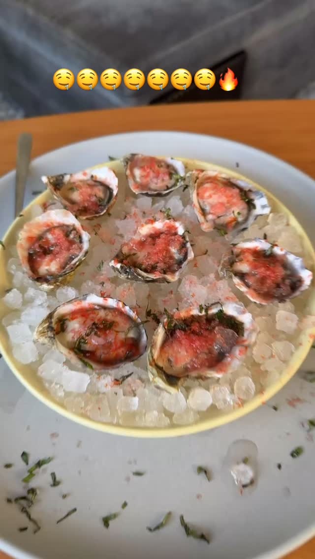 詹姆斯晚餐曝光：生蚝冷盘配香煎鱼排
