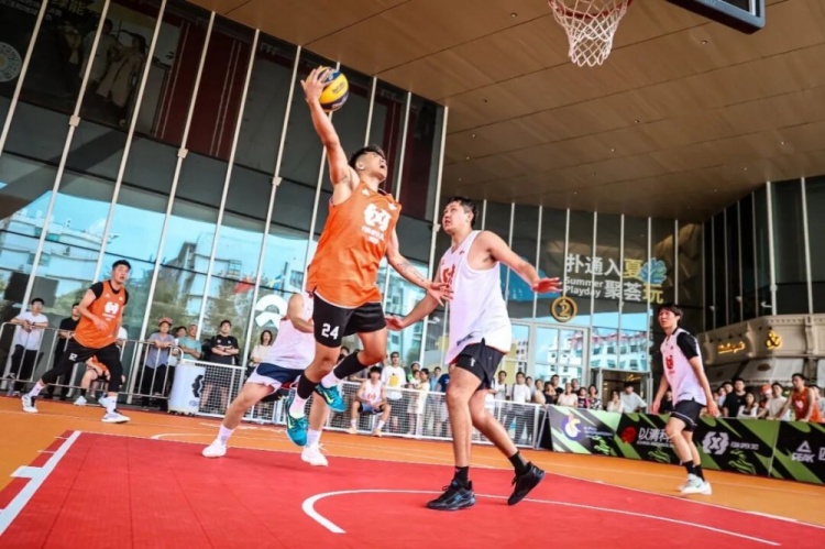 FIBA Open 3x3长宁站男子组KOTC加时逆转 女子组闵行动小鹿全胜夺冠 FIBA Open 3x3长宁站男子组KOTC加时逆转 女子组闵行动小鹿全胜夺冠