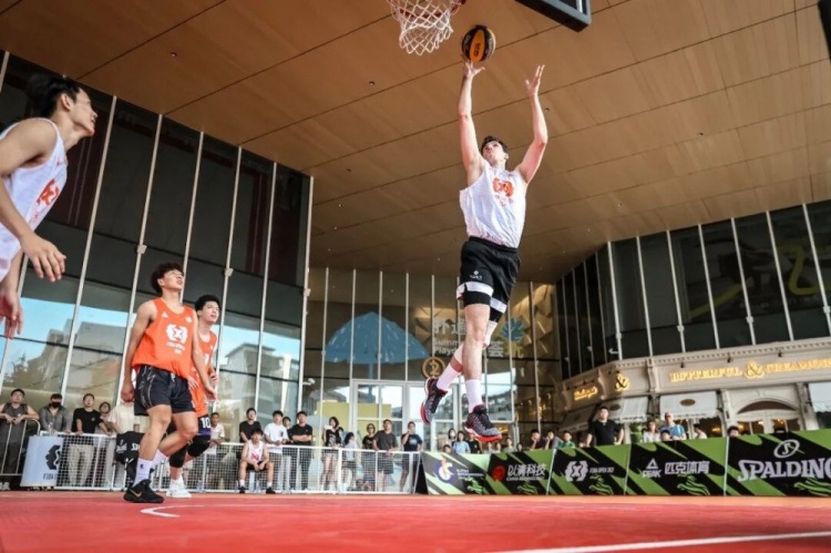 FIBA Open 3x3长宁站男子组KOTC加时逆转 女子组闵行动小鹿全胜夺冠 FIBA Open 3x3长宁站男子组KOTC加时逆转 女子组闵行动小鹿全胜夺冠