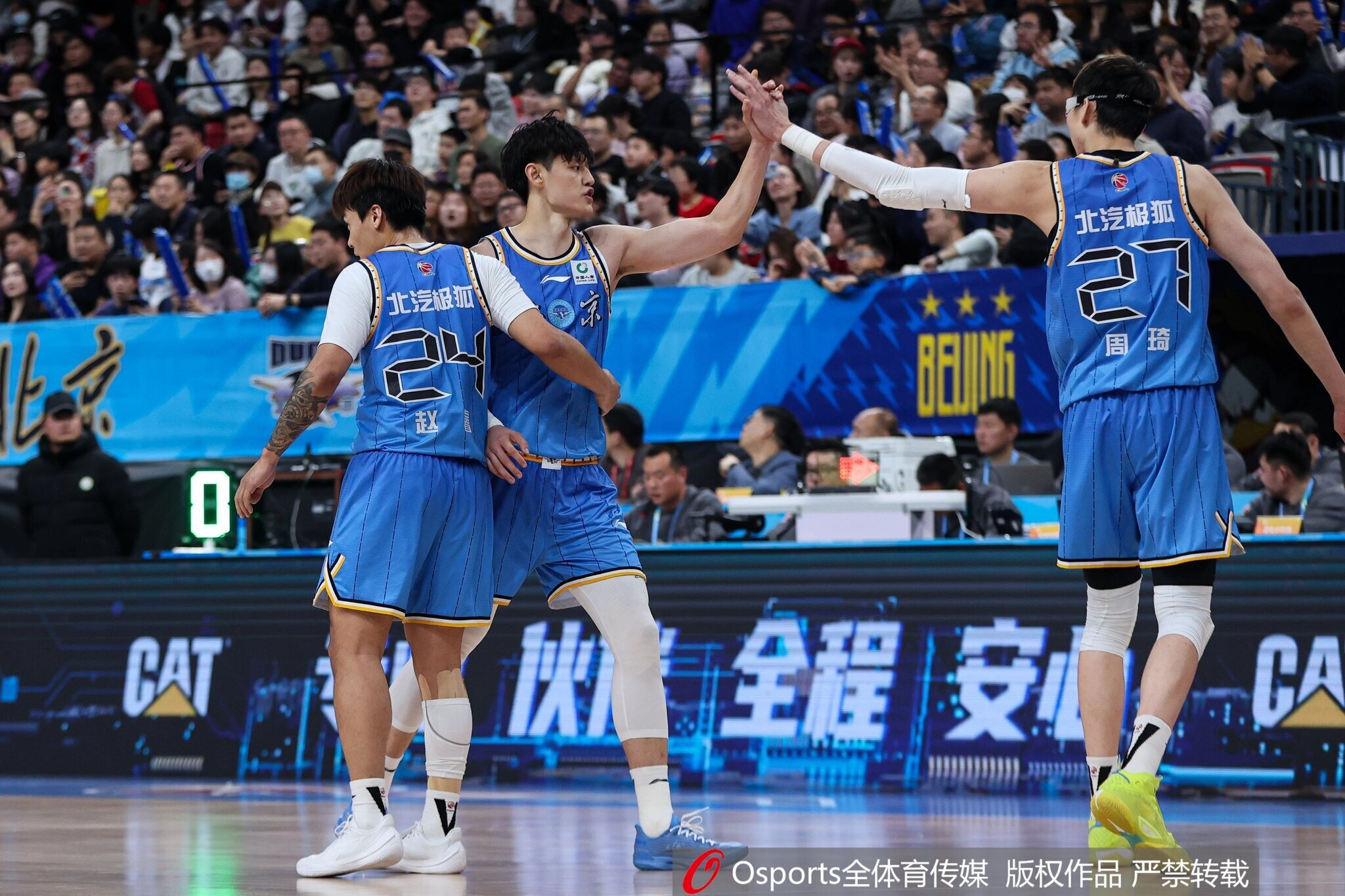 北京男篮启程赴川备战国际挑战赛 周琦赵睿曾凡博留守恢复