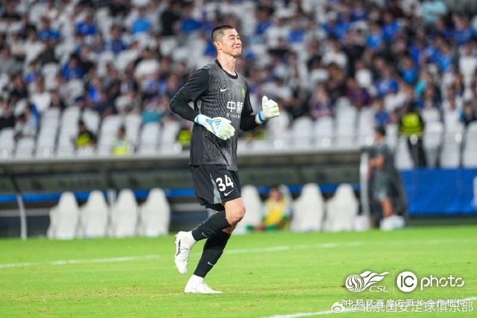 侯森多次救险 曹永竞张稀哲破门 北京国安客场3-0击败上海申花 侯森多次救险 曹永竞张稀哲破门 北京国安客场3-0击败上海申花