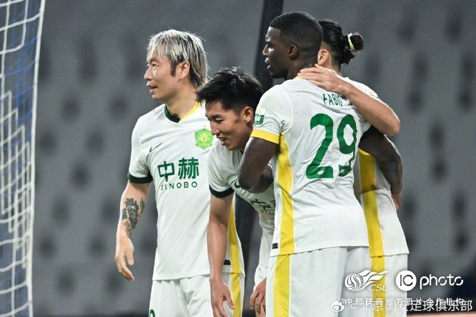 侯森多次救险 曹永竞张稀哲破门 北京国安客场3-0击败上海申花 侯森多次救险 曹永竞张稀哲破门 北京国安客场3-0击败上海申花