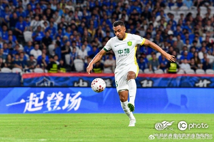 侯森多次救险 曹永竞张稀哲破门 北京国安客场3-0击败上海申花 侯森多次救险 曹永竞张稀哲破门 北京国安客场3-0击败上海申花