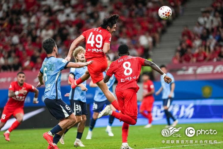 武磊进球被吹魏震失点 海港补时头球1-1大连 武磊进球被吹魏震失点 海港补时头球1-1大连