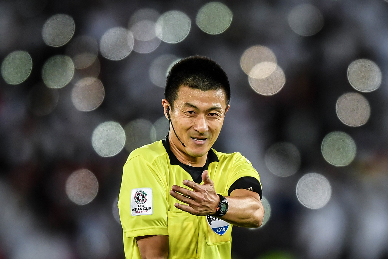 傅明连夜返京主哨百队杯 强调青少年足球快乐第一