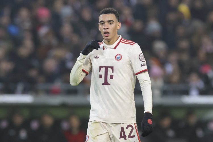 B费打破英超助攻纪录登顶ESPN前腰榜,贝林厄姆世界杯7球居次席 B费打破英超助攻纪录登顶ESPN前腰榜,贝林厄姆世界杯7球居次席