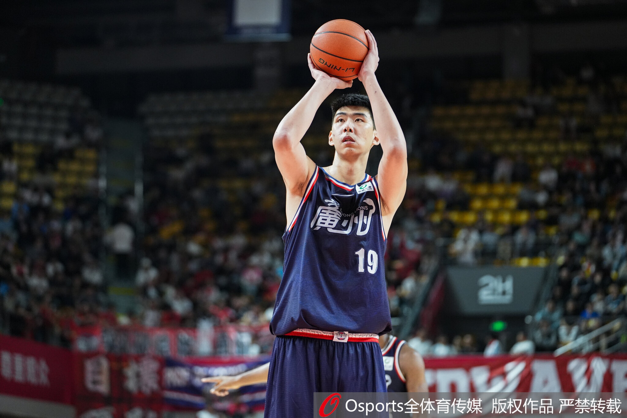 广东广州一致解除徐昕租借合同 双方支持中锋赴美征战NCAA