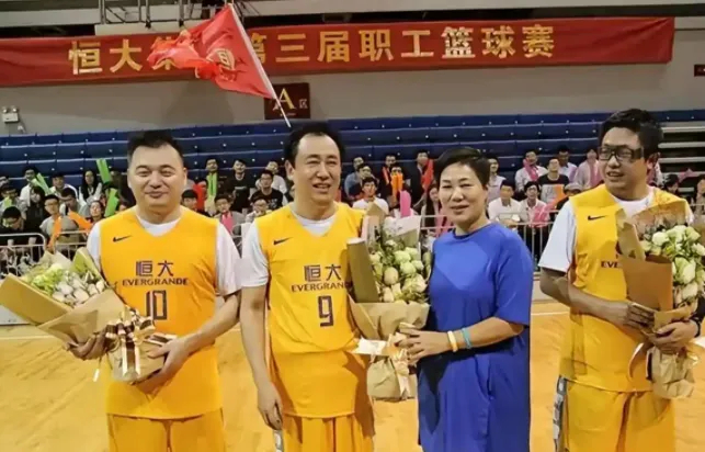 许家印一审获无期 广州队因150亿借款解散 许家印一审获无期 广州队因150亿借款解散