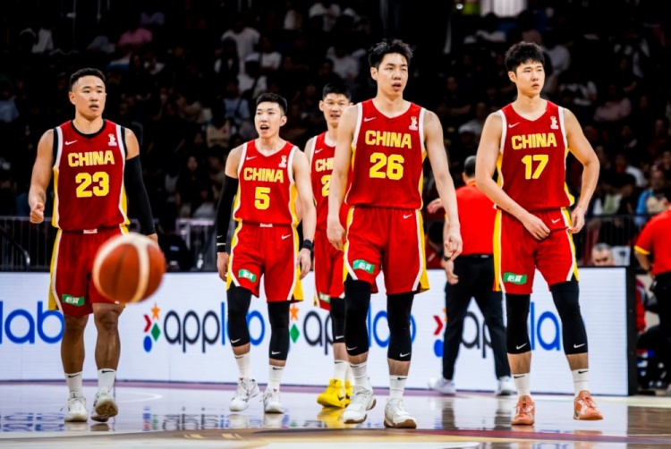 🏀世亚预-中国男篮5人上双大胜卡塔尔!杨瀚森20分钟15分8板 🏀世亚预-中国男篮5人上双大胜卡塔尔!杨瀚森20分钟15分8板