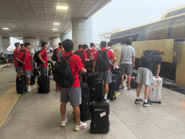 上海海港富盛经开队今日启程奔赴韩国昌原开启为期一周的拉练