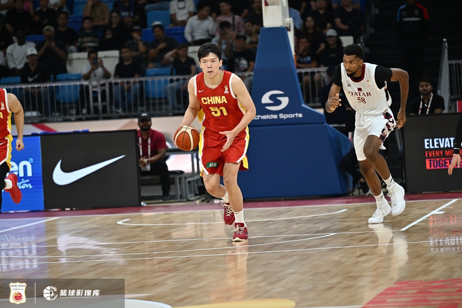 中国青年报：中国男篮拿下关键一战 杨瀚森的球权明显提升