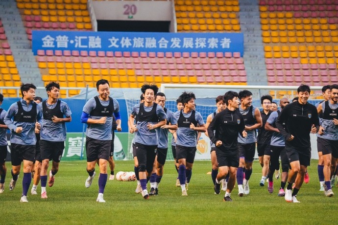 金大仪:本赛季我们客场成绩不太乐观,希望明天能拿下两连胜 金大仪:本赛季我们客场成绩不太乐观,希望明天能拿下两连胜