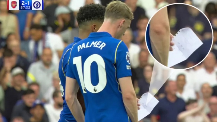 放手一搏？阿隆索给球队的纸条内容是阵型图，三名球员突前