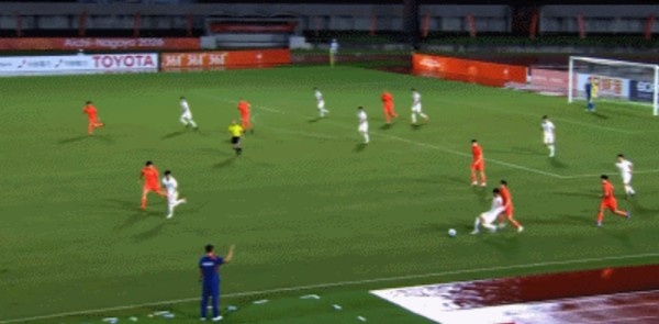 半场-U23国足1-1朝鲜U23 张玉宁头球破门吴曦献助攻毛伟杰染黄